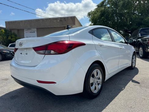 Used 2016 Hyundai Elantra SE image 5