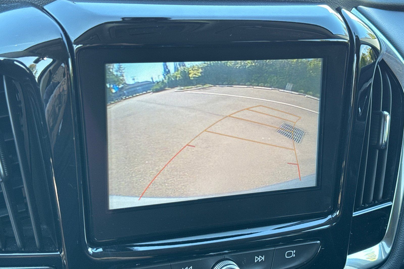 Used 2019 Chevrolet Traverse LT AWD/4WD image 20