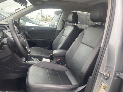 Used 2020 Volkswagen Tiguan SE image 8