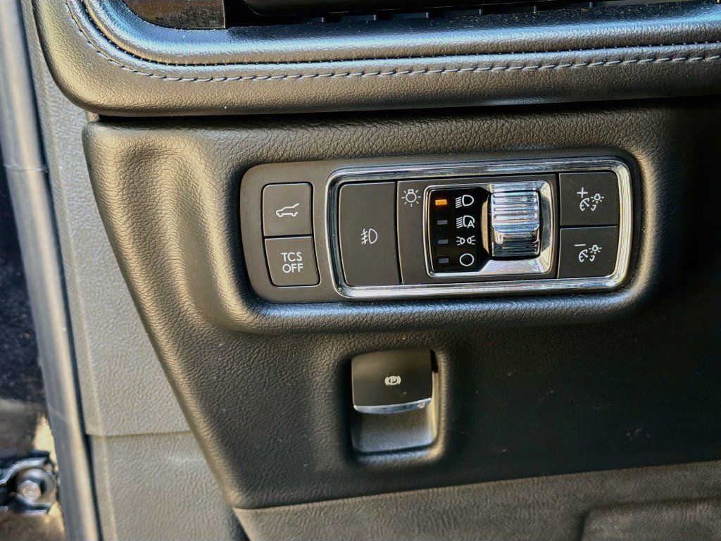 Used 2021 Lincoln Nautilus Reserve w/ Equipment Group 202A AWD/4WD image 10