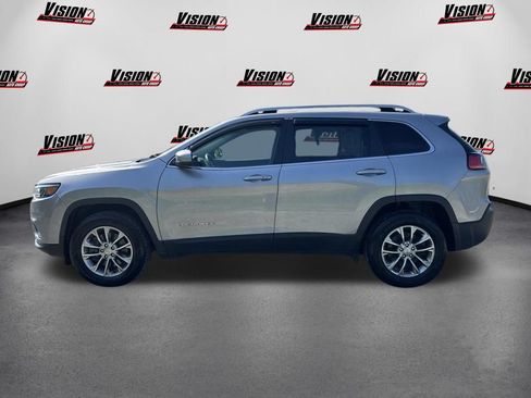 Used 2019 Jeep Cherokee Latitude Plus w/ Cold Weather Group AWD/4WD image 2