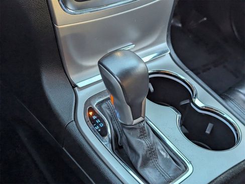 Used 2018 Jeep Grand Cherokee Limited image 27