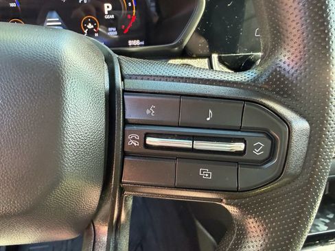 Used 2025 Chevrolet Colorado Trail Boss AWD/4WD image 25