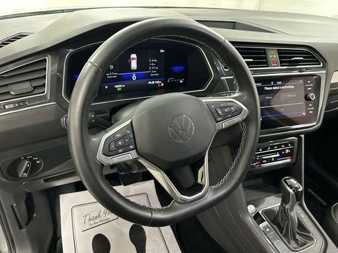 Certified 2022 Volkswagen Tiguan SE AWD/4WD image 4
