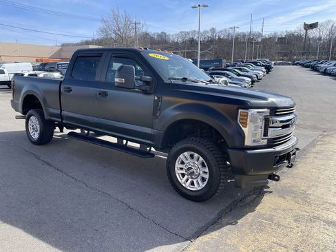 Used 2019 Ford F250 XL w/ STX Appearance Package image 6