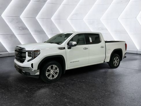 Used 2024 GMC Sierra 1500 SLT image 3