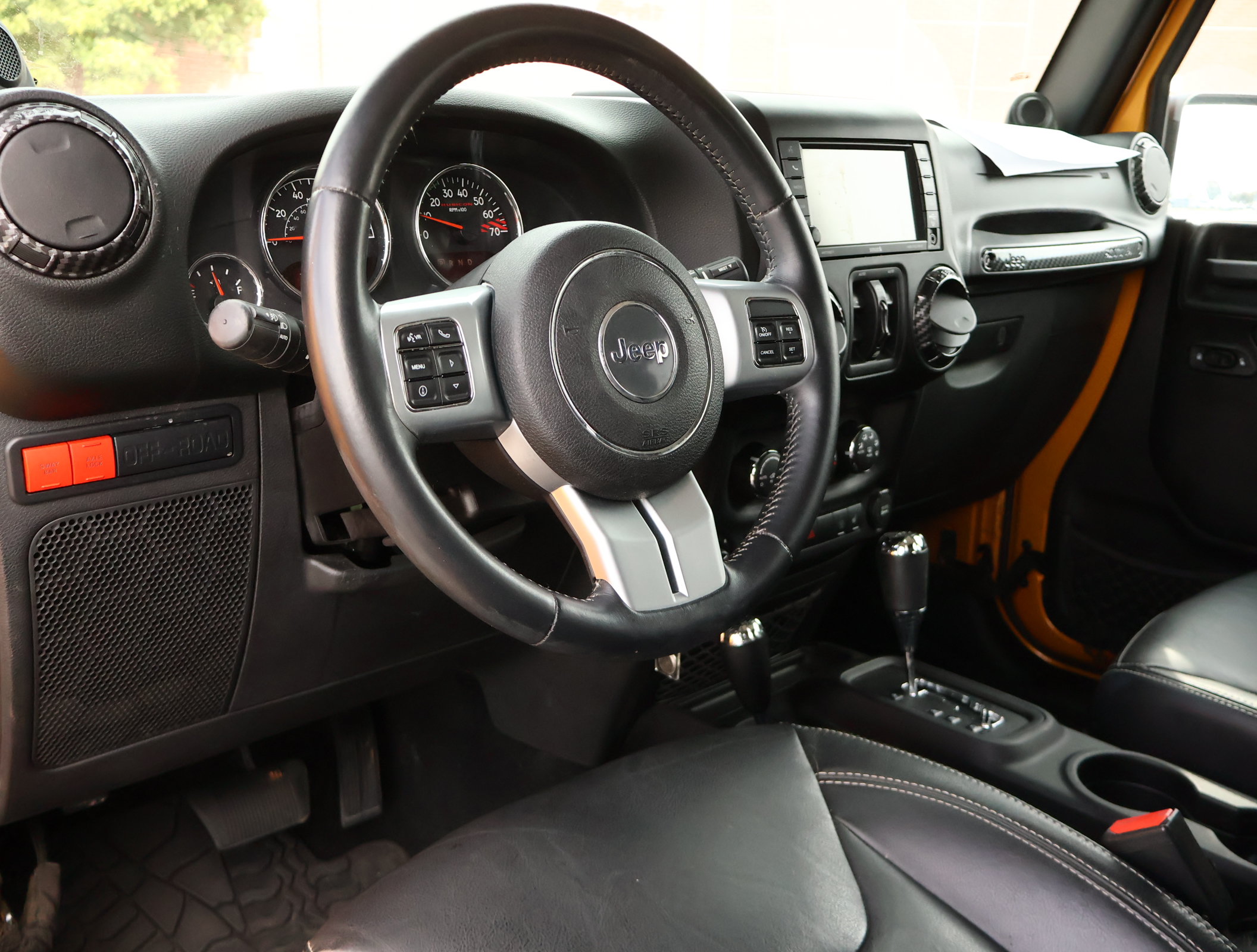 Used 2014 Jeep Wrangler Unlimited Rubicon AWD/4WD image 2