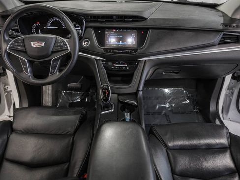 Used 2017 Cadillac XT5 Luxury image 25