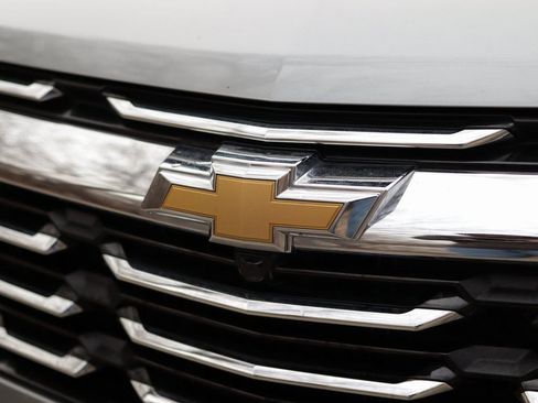 Used 2025 Chevrolet Equinox LT image 30