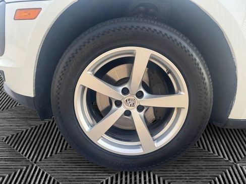 Used 2019 Porsche Macan image 14