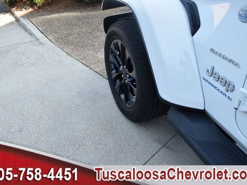 Used 2023 Jeep Wrangler Unlimited Sahara w/ Cold Weather Group AWD/4WD image 18