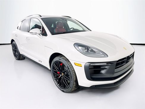 New 2026 Porsche Macan GTS image 7