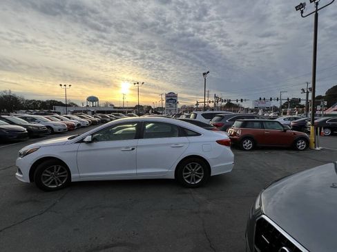 Used 2015 Hyundai Sonata SE image 9