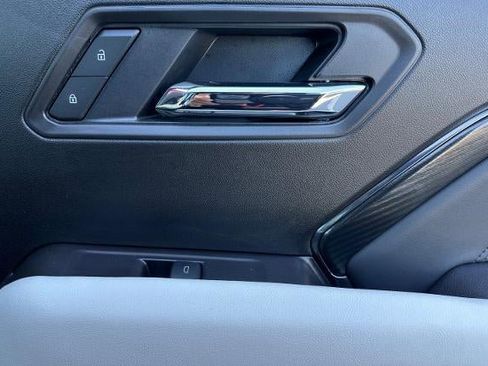 New 2025 GMC Canyon AT4 w/ AT4X AEV Edition image 17