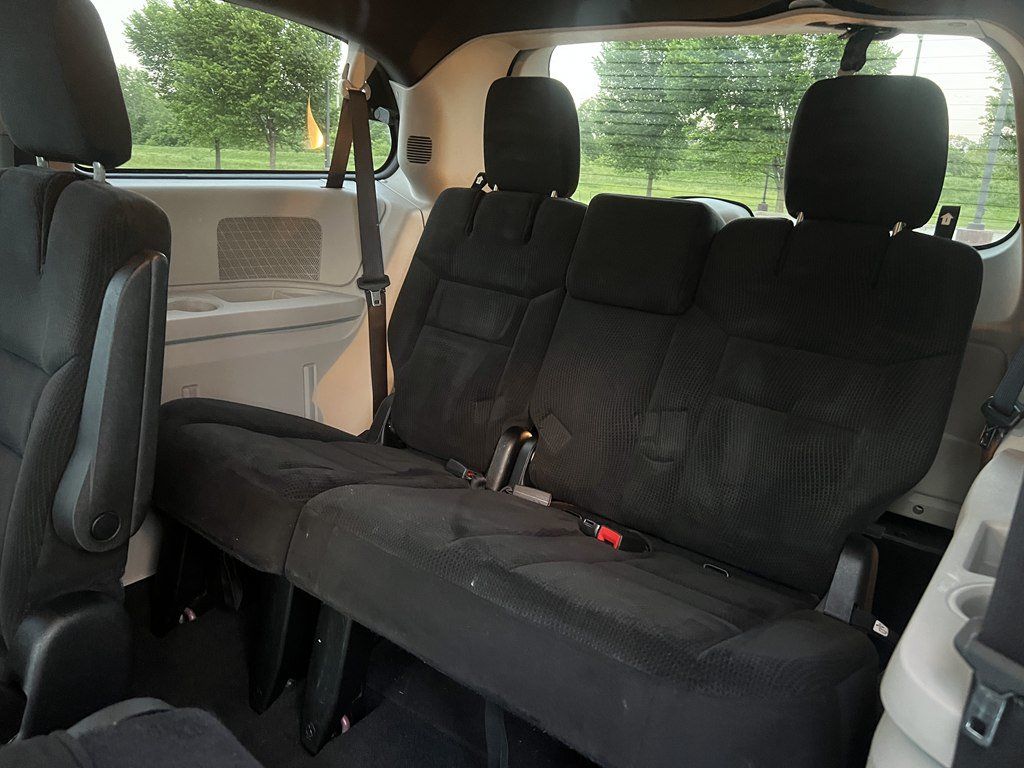 Used 2017 Dodge Grand Caravan SE FWD image 15