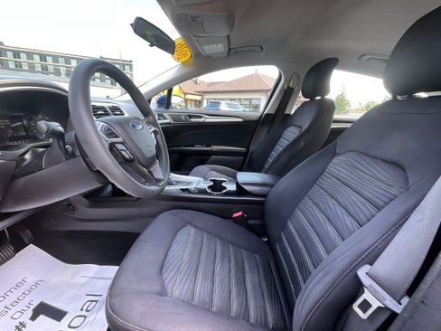 Used 2016 Ford Fusion SE FWD image 17