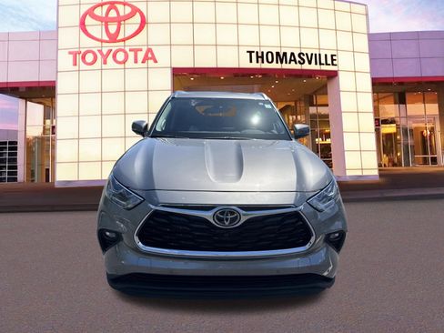 New 2026 Toyota Highlander Limited AWD/4WD image 2
