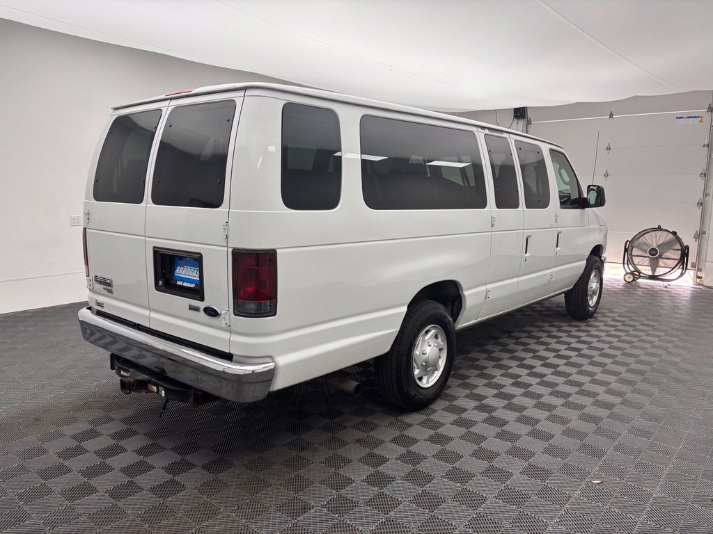 Used 2011 Ford E-350 and Econoline 350 XLT RWD image 8