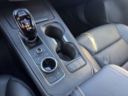 Used 2024 Cadillac XT4 Premium Luxury image 14