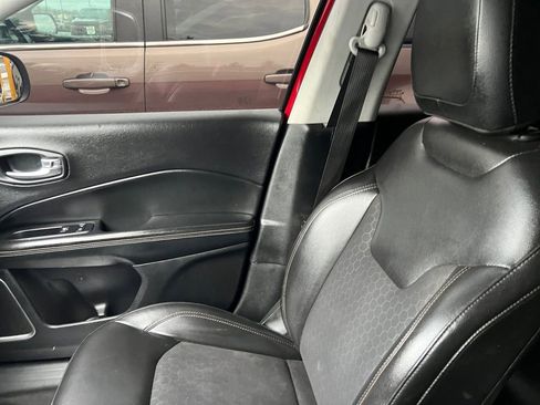 Used 2018 Jeep Compass Latitude w/ Popular Equipment Group AWD/4WD image 35