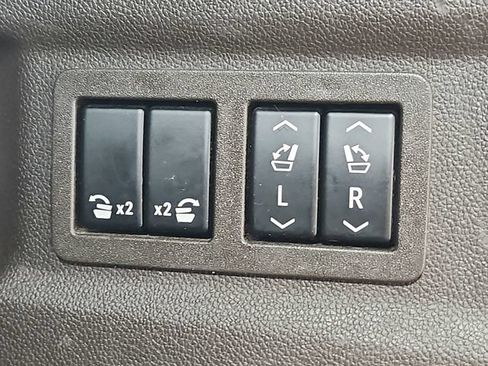 Used 2021 GMC Yukon XL Denali w/ Advanced Technology Package AWD/4WD image 58