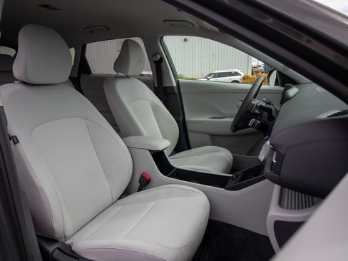Certified 2025 Hyundai Kona SEL FWD image 20