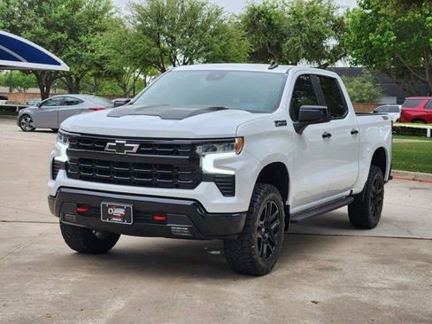 Used 2024 Chevrolet Silverado 1500 LT Trail Boss w/ Convenience Package II image 12