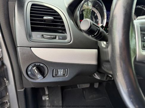 Used 2015 Dodge Grand Caravan R/T FWD image 28