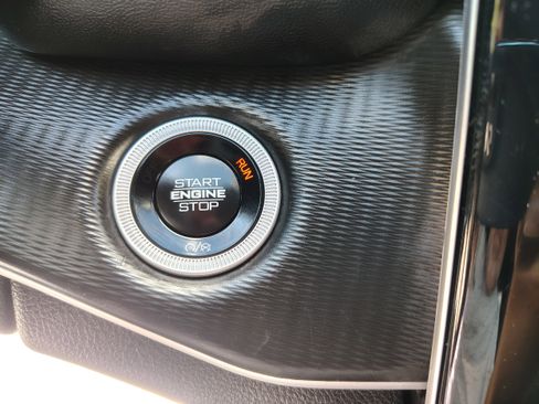 Certified 2024 Jeep Grand Cherokee Altitude image 32