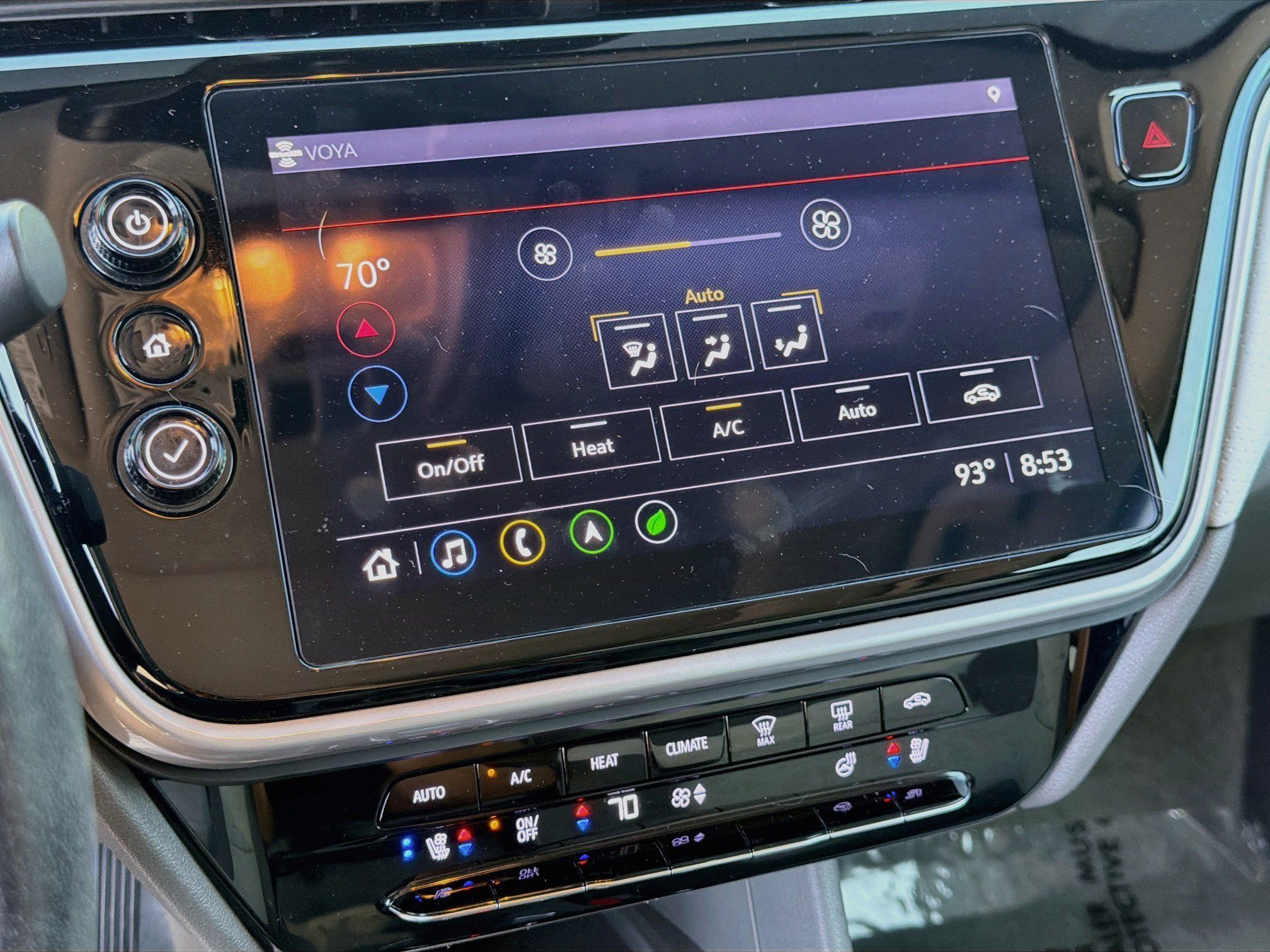 Used 2022 Chevrolet Bolt EUV Premier w/ Sun & Sound Package FWD image 17