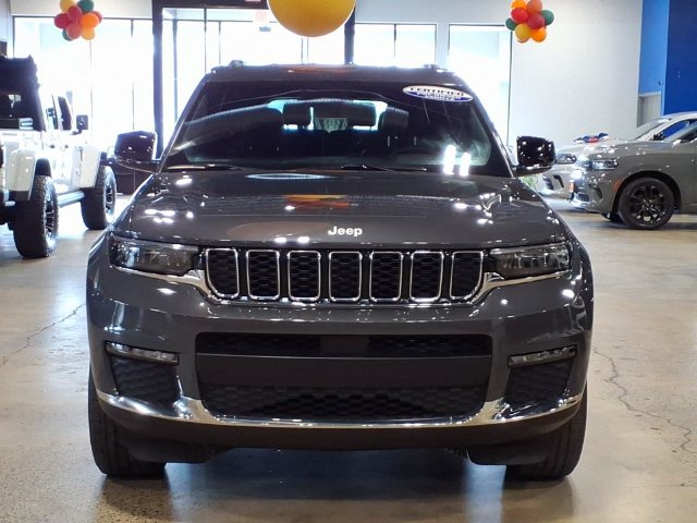 Used 2025 Jeep Grand Cherokee L Limited w/ Trailer Tow Package AWD/4WD image 3