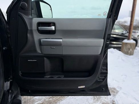Used 2018 Toyota Sequoia Limited AWD/4WD image 16