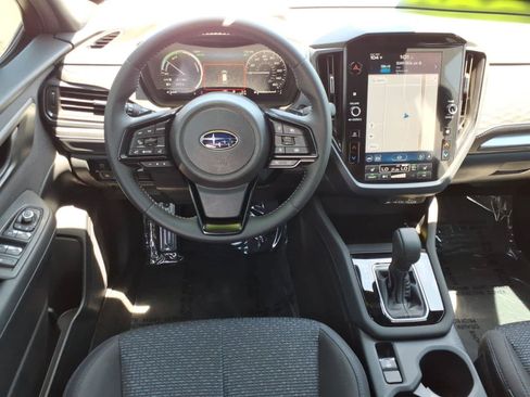 Used 2025 Subaru Forester Premium AWD/4WD image 32