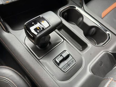 Used 2024 GMC Sierra 1500 AT4 w/ AT4 Preferred Package AWD/4WD image 25