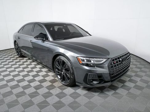 Used 2025 Audi S8 image 28