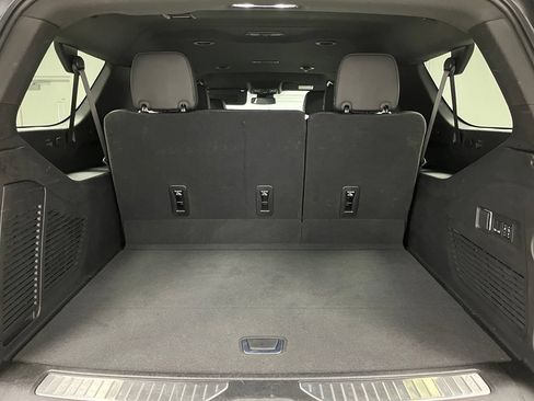 Used 2025 GMC Yukon XL Denali AWD/4WD image 49
