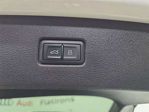 Certified 2025 Audi Q7 2.0T Premium Plus w/ Premium Plus Package image 13