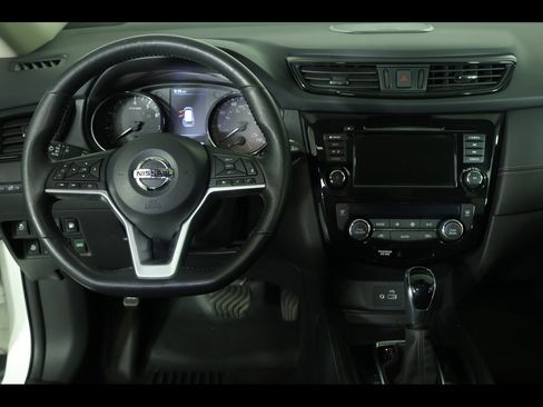 Used 2018 Nissan Rogue SL image 15