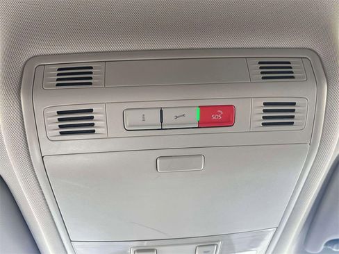 Used 2023 Volkswagen Taos SE image 31