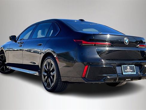 Certified 2023 BMW 740i w/ Executive Package image 4