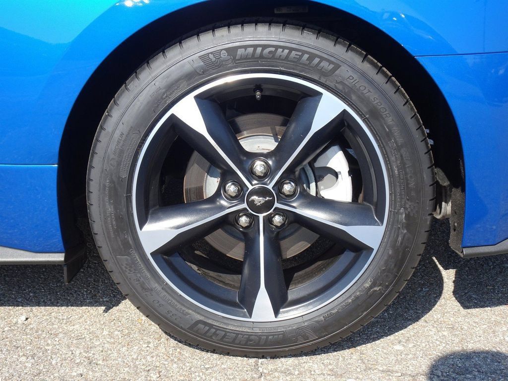Used 2021 Ford Mustang Coupe RWD image 25
