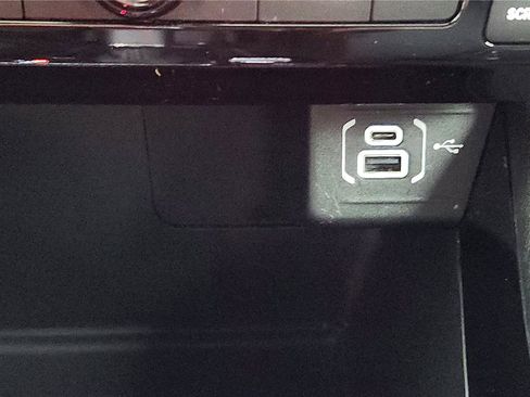 Used 2022 Jeep Compass Limited image 33