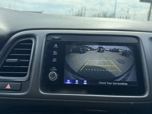 Used 2021 Honda HR-V Sport image 17