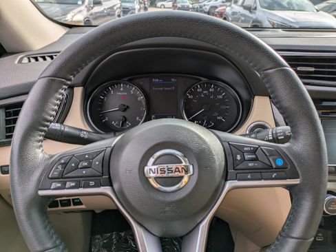 Used 2020 Nissan Rogue SL w/ Premium Package image 25