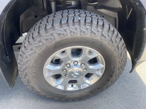 Used 2022 RAM 3500 Laramie AWD/4WD image 32