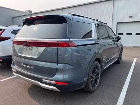 Used 2022 Kia Carnival SX FWD image 4