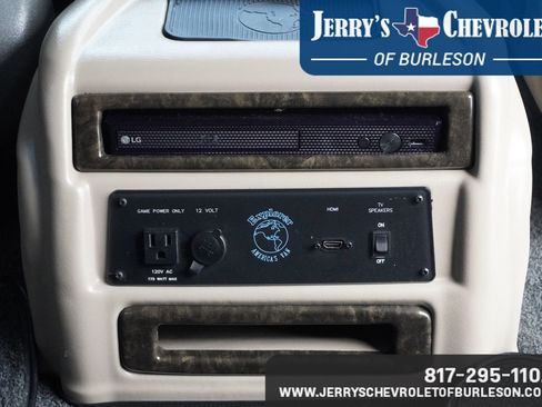 Used 2023 Chevrolet Express 2500 image 19