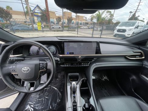 Used 2025 Toyota Crown XLE image 34