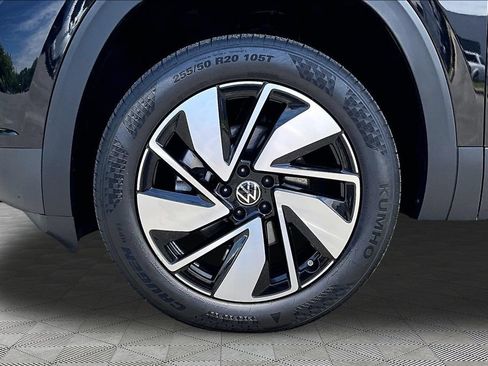 Used 2025 Volkswagen Atlas SE FWD image 22