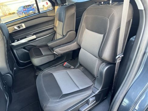 Used 2023 Ford Explorer XLT image 25